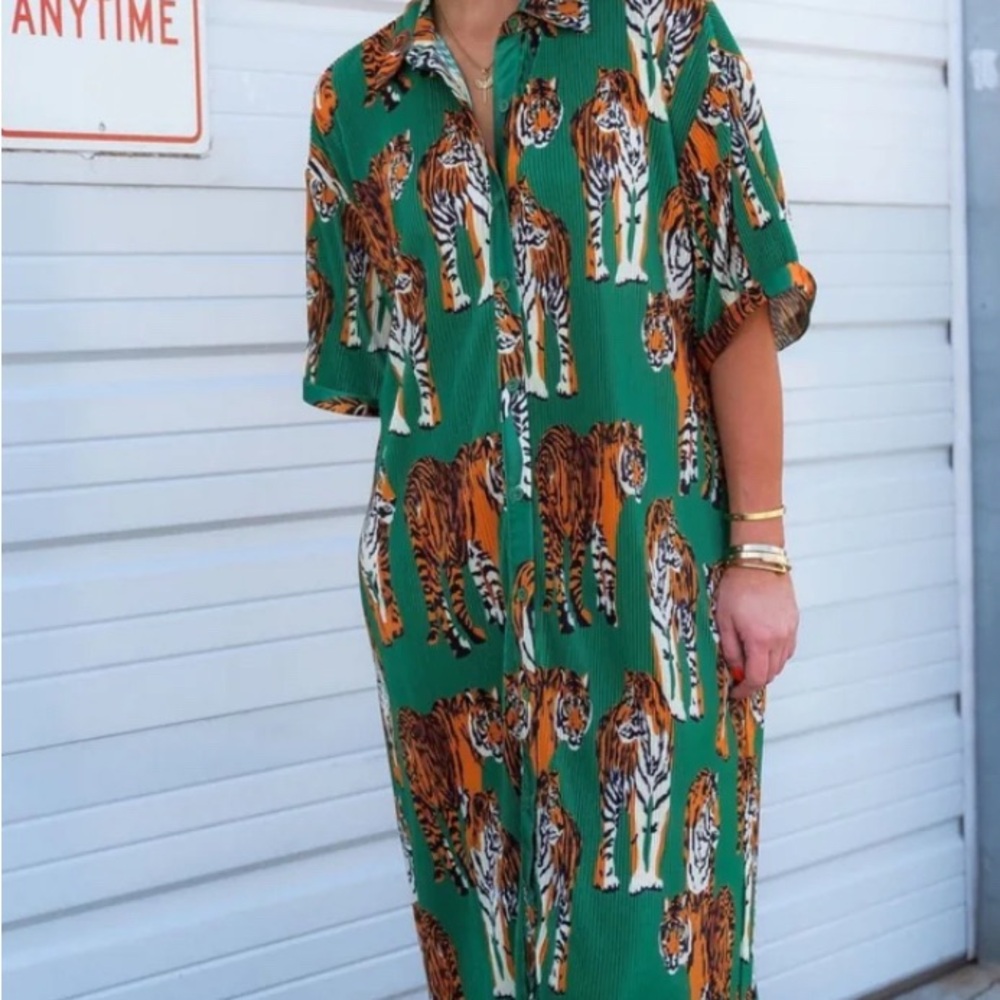 Dressed in Lala Oversized Plissé Dress in Tiger Tales